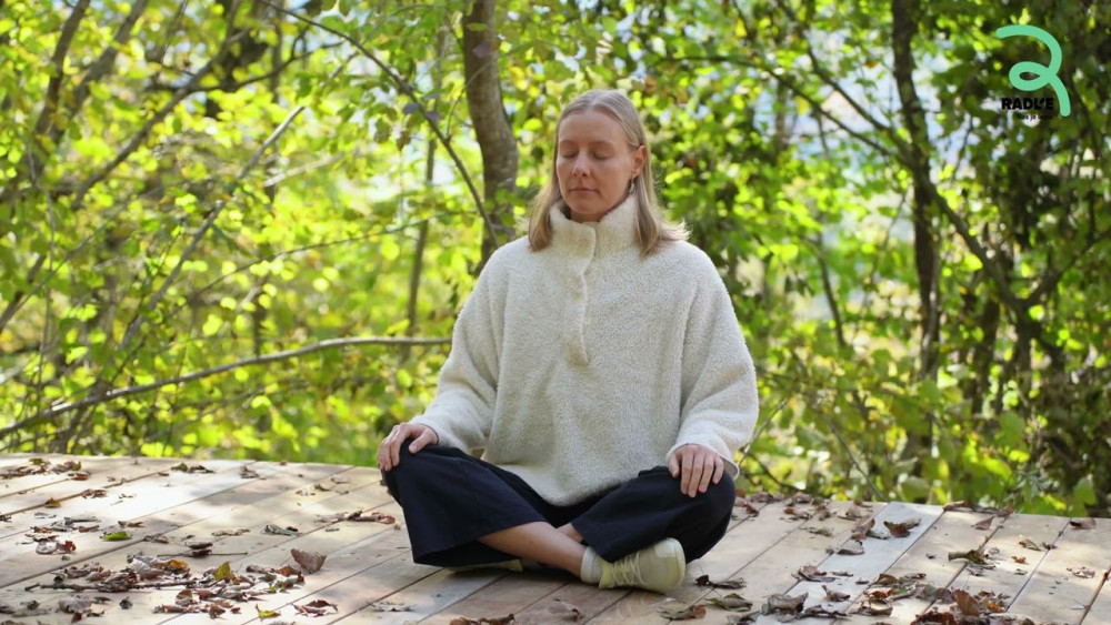 4. TIHO POSLUŠANJE GOZDA – Čutna vaja naravne harmonije